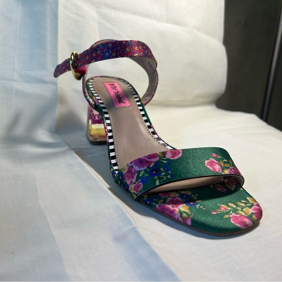 Betsey Johnson Floral Heels with Clear Block Heel - Picture 4 of 6